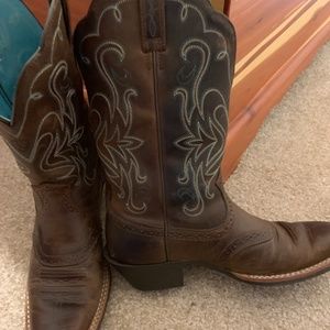 Women’s Ariat boots